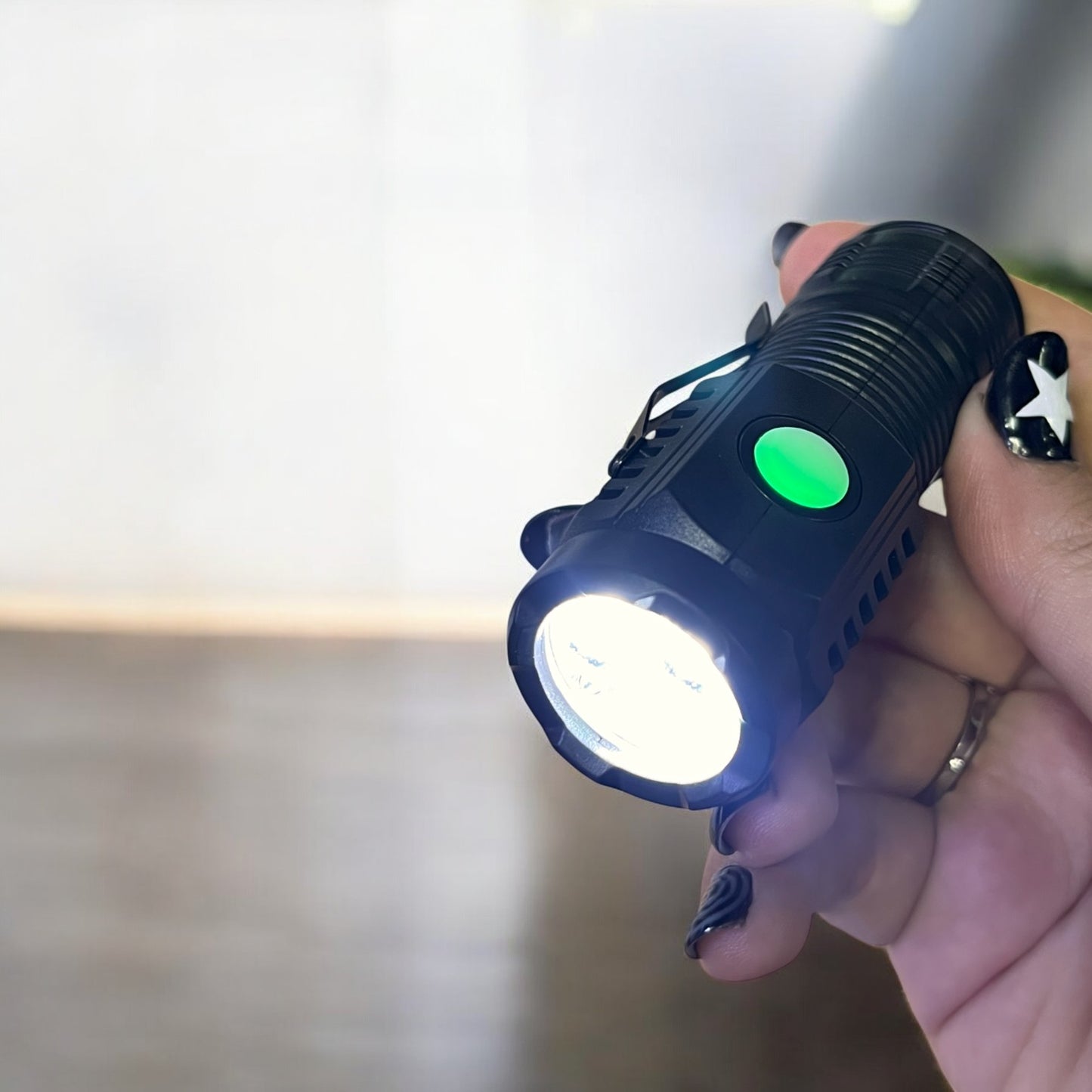 LINTERNA LED TACTICA CARGA TIPO C