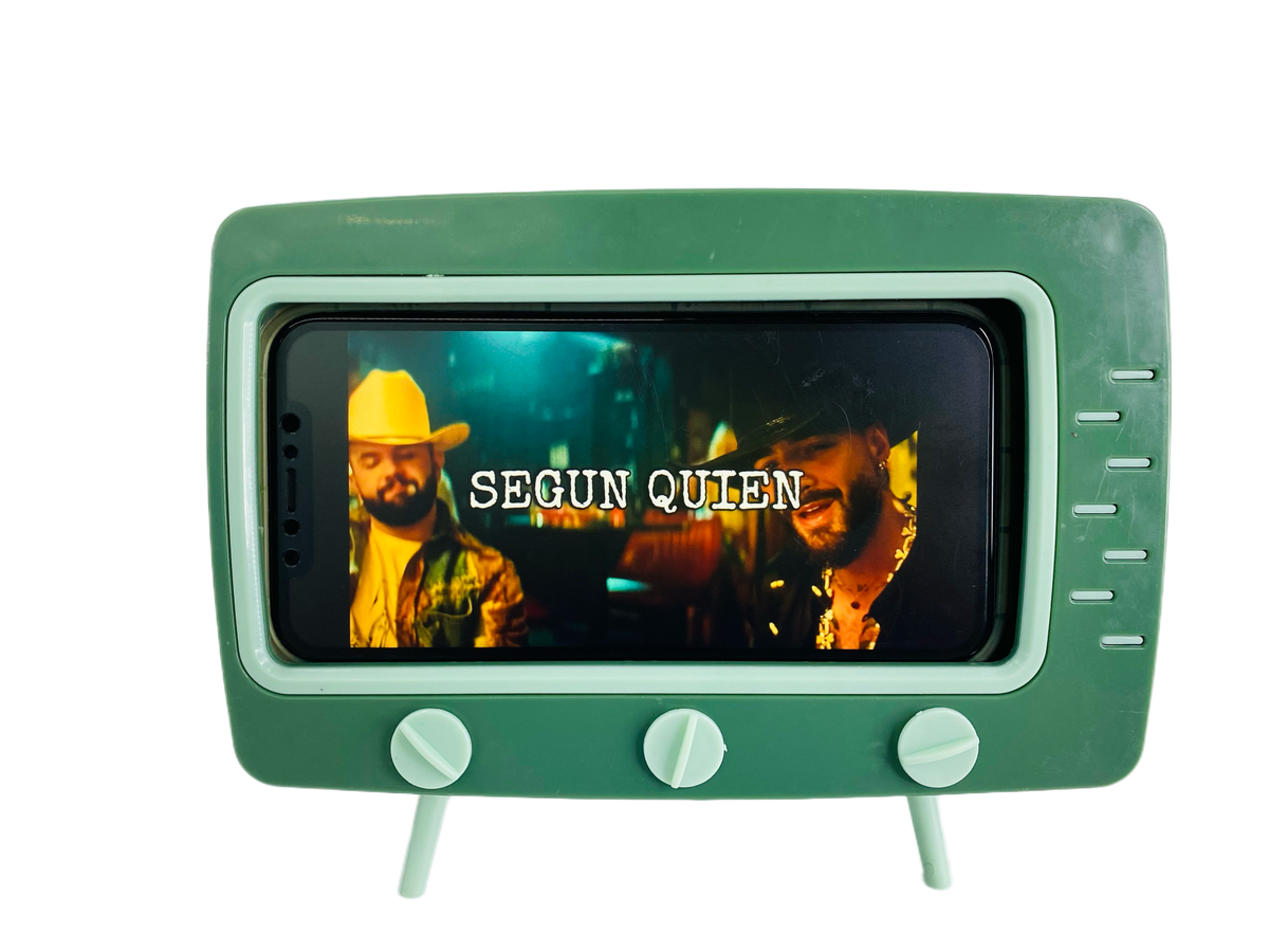 Soporte estilo televisor retro mostrando un video en la pantalla