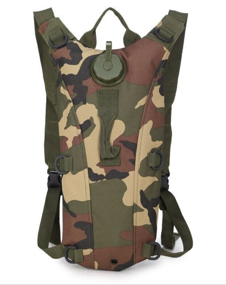 Mochila táctica camuflada con reservorio de agua