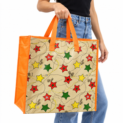 Bolsa de compra mediana con modelo