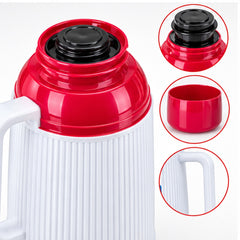 Termo cafetero de 1 litro detalle de tapa y asa