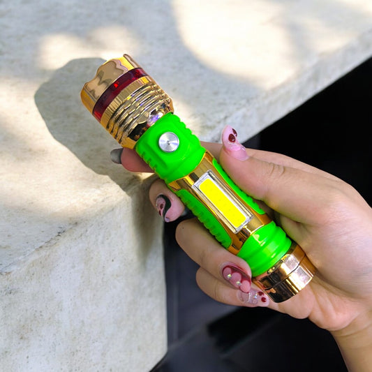 LINTERNA LED CON BATERÍA