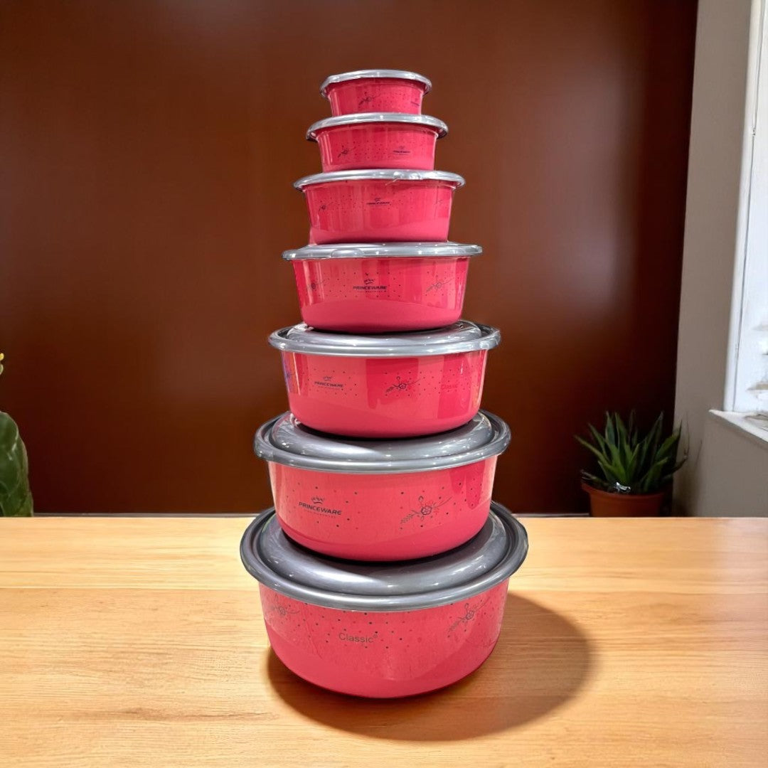 Juego de recipientes plásticos rosados apilables con tapas