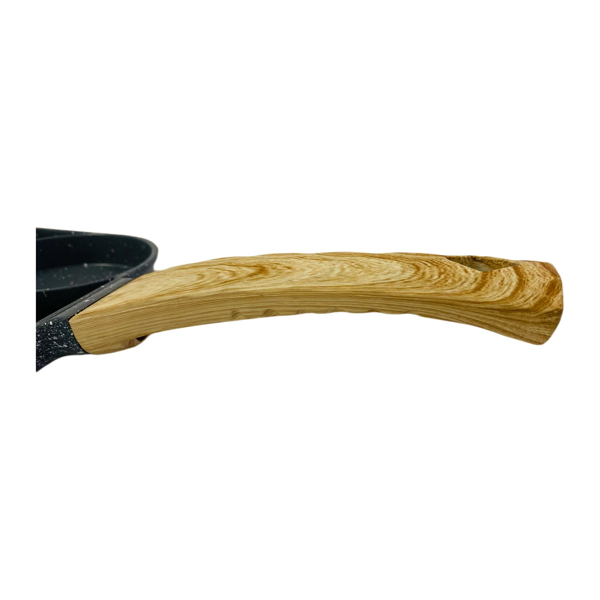 Detalle del mango de acabado madera de la sartén antiadherente compartimentada.