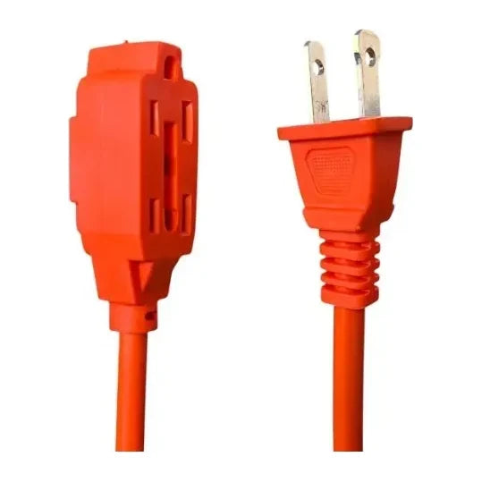 Detalle de clavija y tomacorrientes de la extensión naranja ORIX PH-NL15.