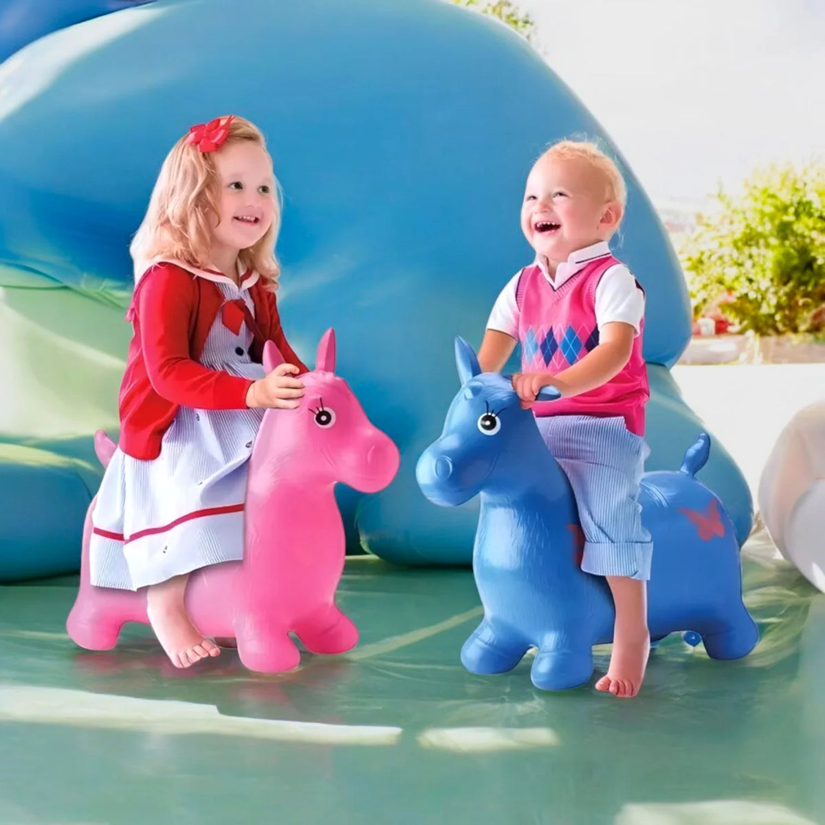 Burro inflable azul CH20345, vista principal del juguete.