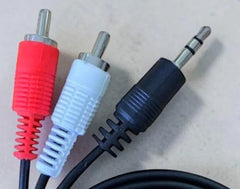 Conectores RCA rojo y blanco y plug de audio de 3,5 mm del cable AV.