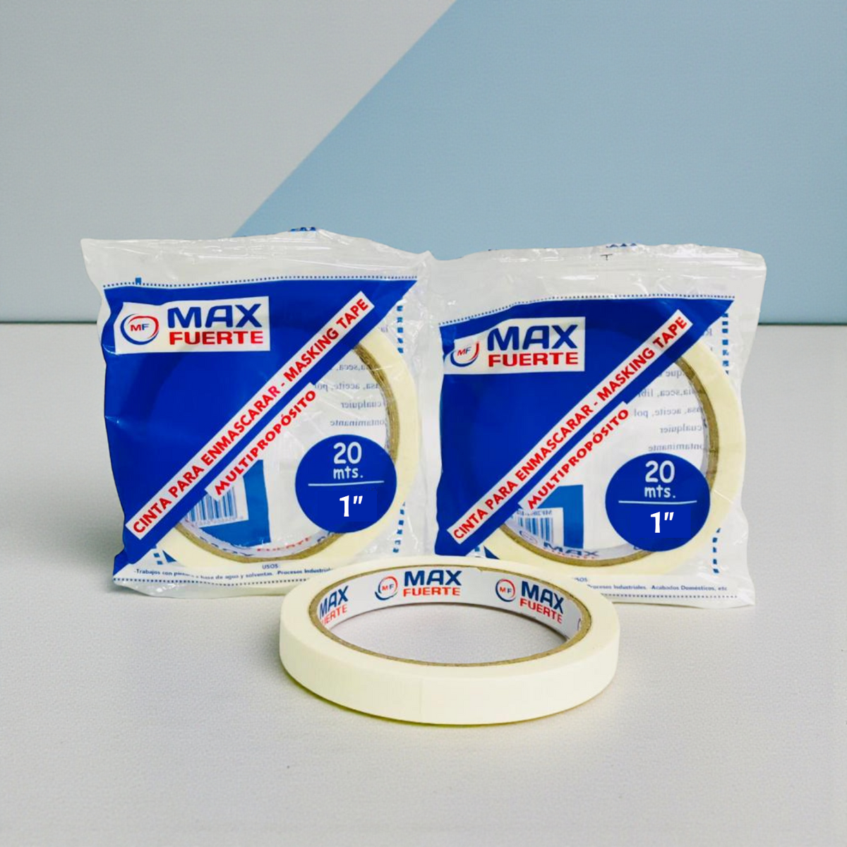 Tres rollos Max Fuerte de cinta de enmascarar de 1 pulgada, dos empacados y uno suelto; el envase indica 20 m.