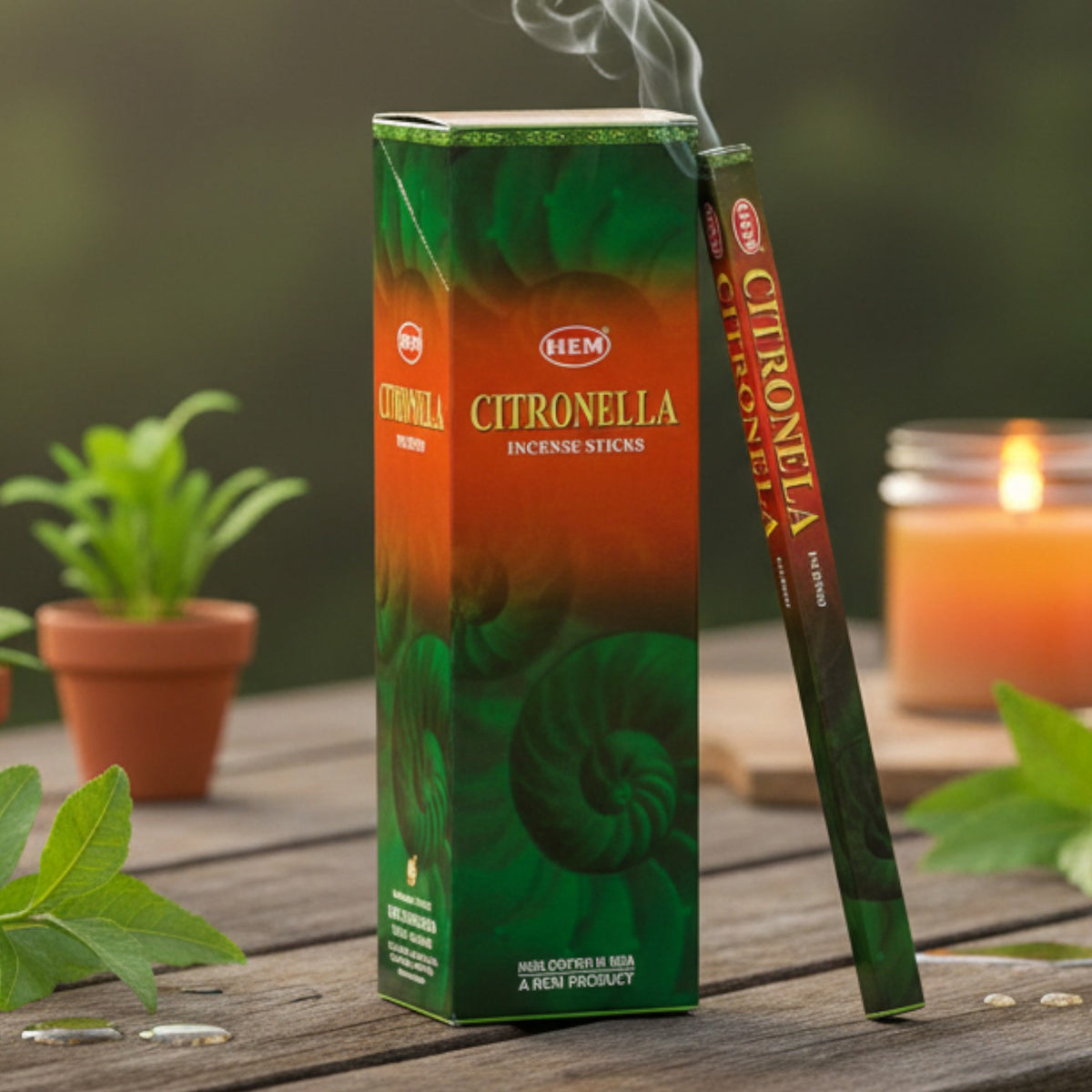 Ilustración generada por IA, no fotografía: caja atribuida a HEM Citronella; el rótulo visible está deformado.