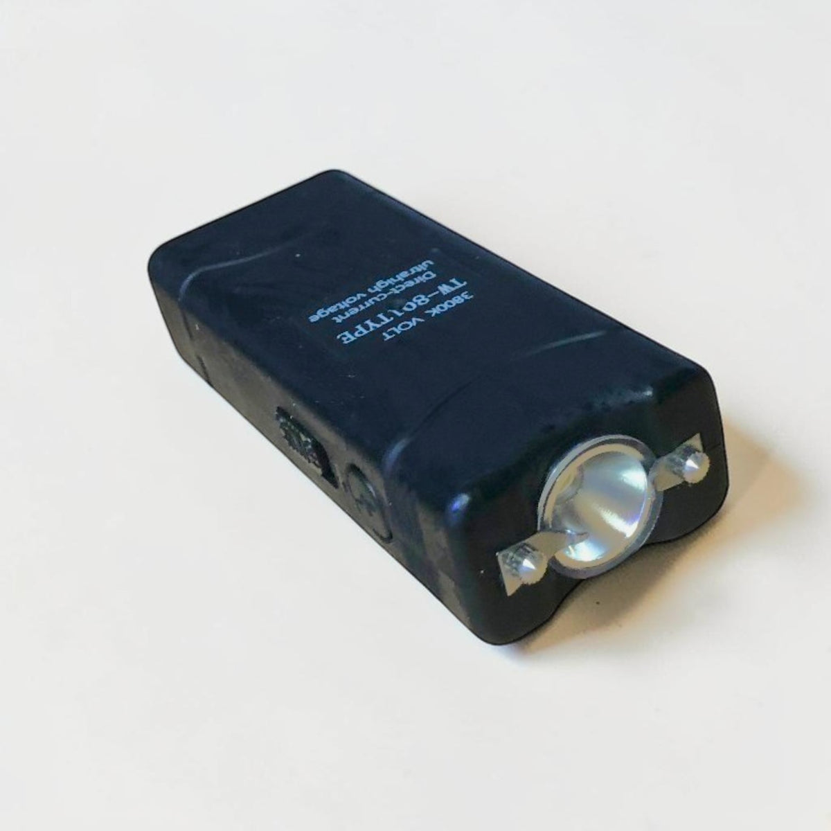 Dispositivo eléctrico TW-801 Type negro, vista del extremo con electrodos